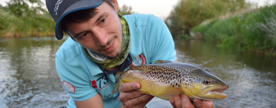 derbyshire midlands guide fly fishing